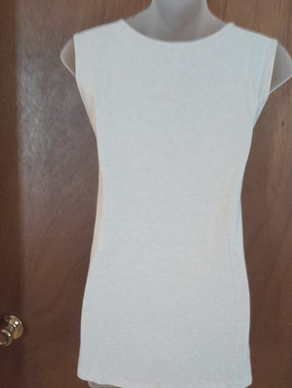 Sleeveless White Sequin Tank Top - Picture 2 of 3